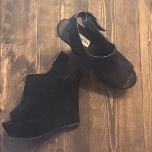 Size 8 Steve Madden pumps